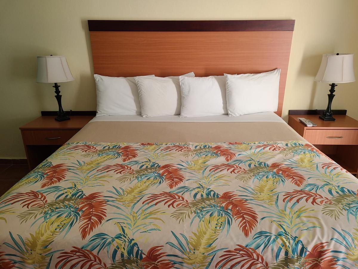 Hotel Lucia Beach Yabucoa Bagian luar foto