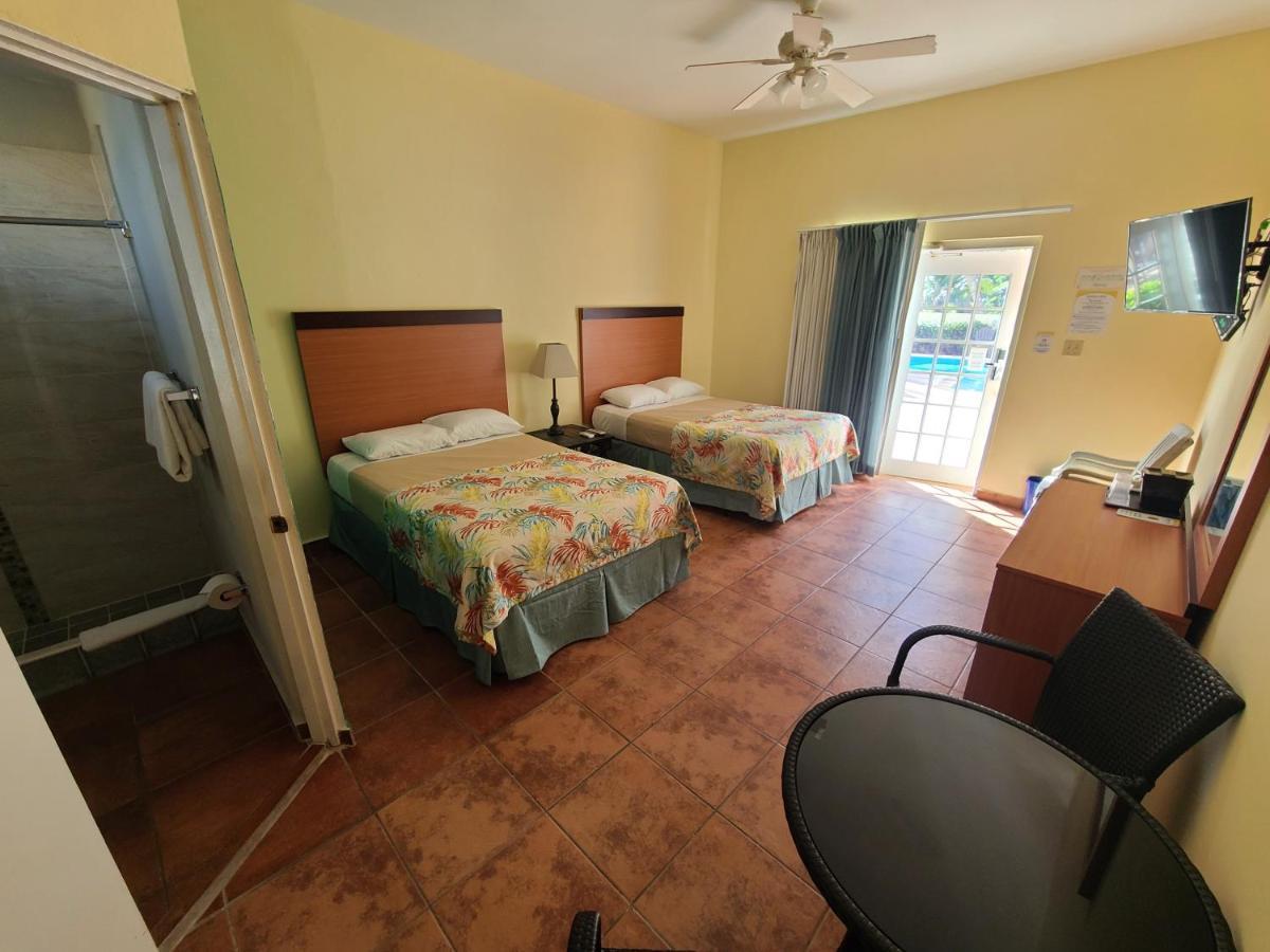 Hotel Lucia Beach Yabucoa Bagian luar foto