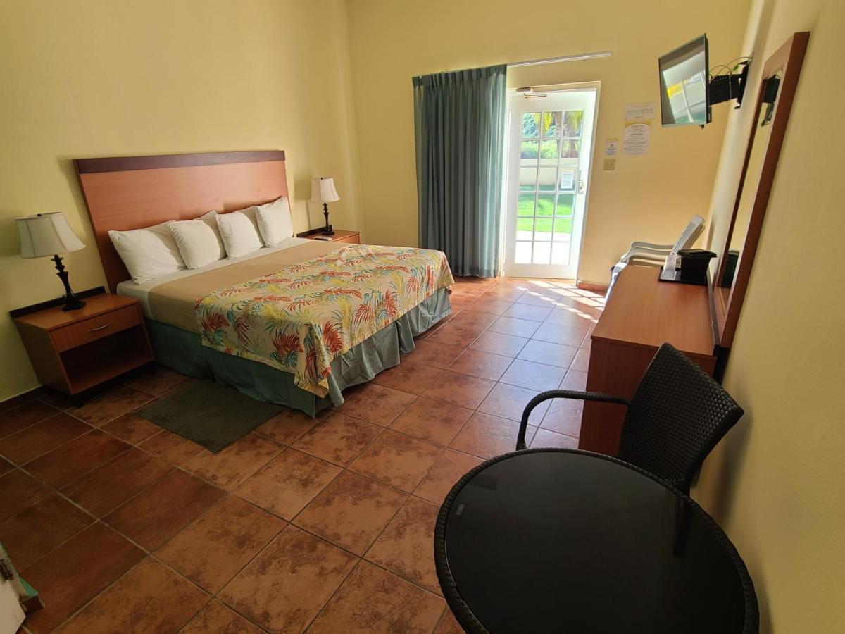 Hotel Lucia Beach Yabucoa Bagian luar foto