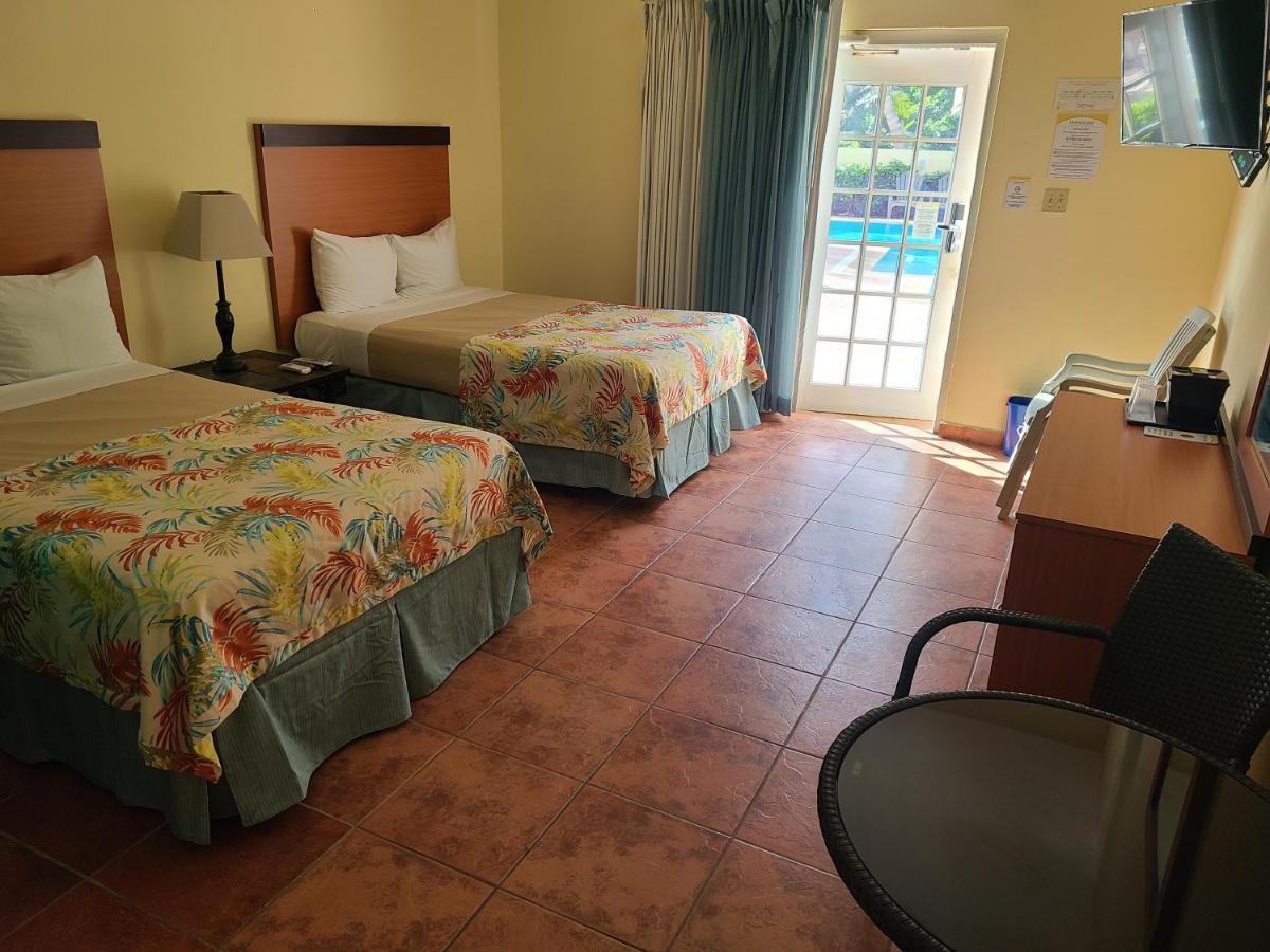 Hotel Lucia Beach Yabucoa Bagian luar foto